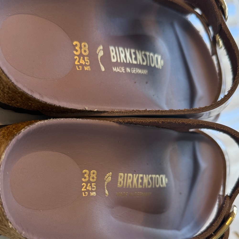 Birkenstock Buckle Natural Leather Patent High-Shine Faded Purple. - Picture 4 of 11